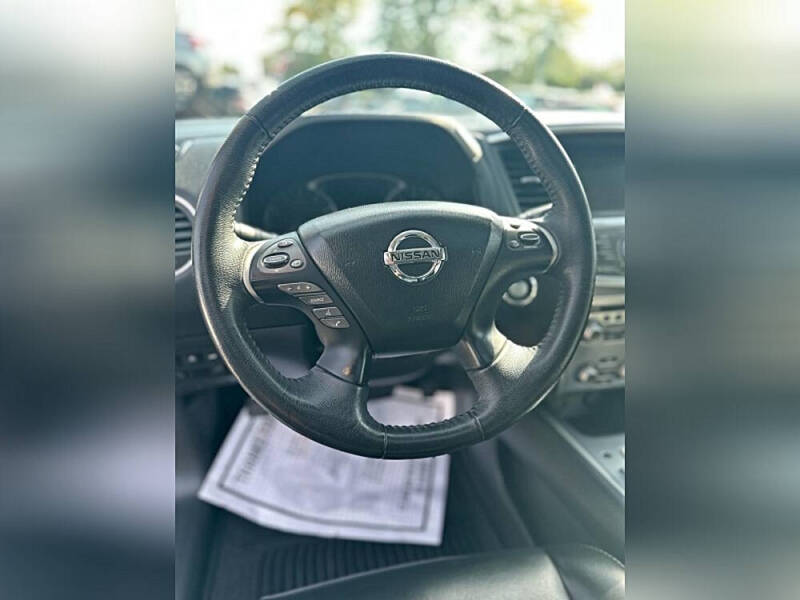 2017 Nissan Pathfinder Platinum