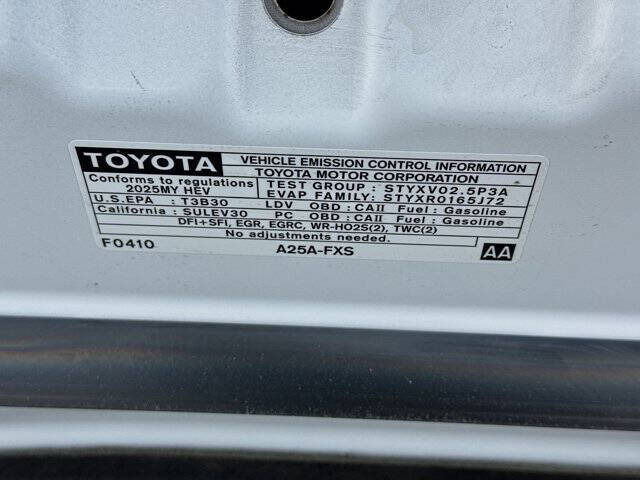 2025 Toyota Camry SE