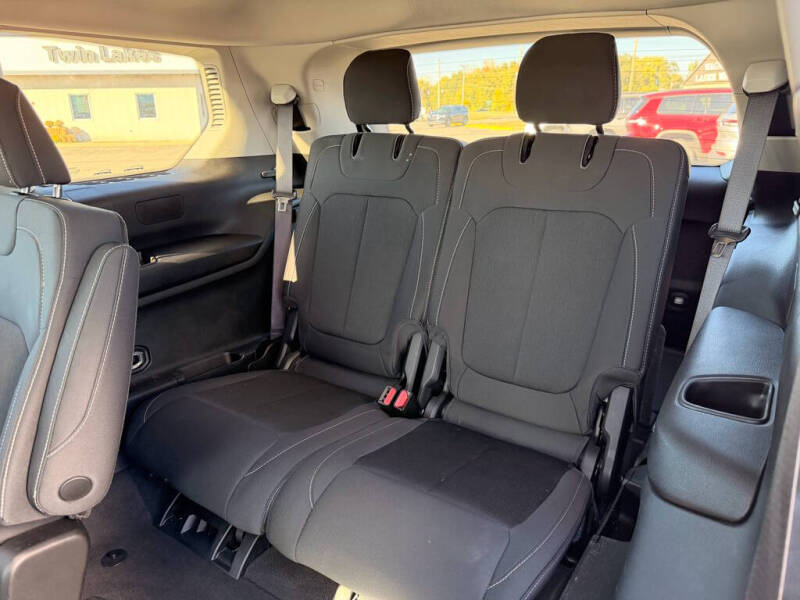 2023 Jeep Grand Cherokee L Laredo