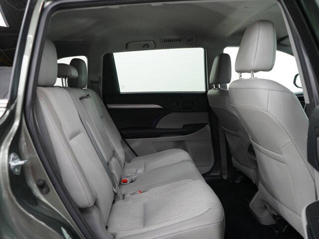 2017 Toyota Highlander LE Plus