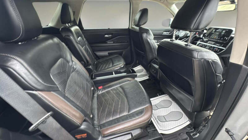 2022 Nissan Pathfinder Platinum