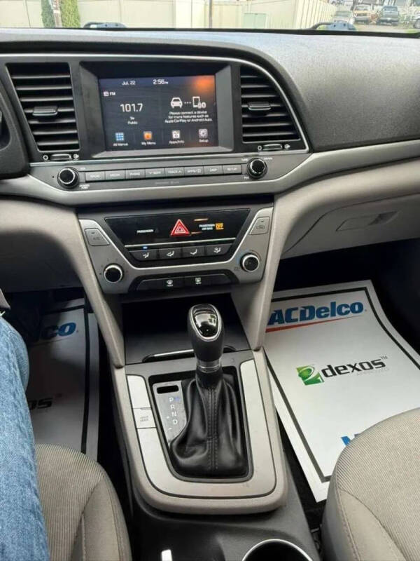 2017 Hyundai Elantra