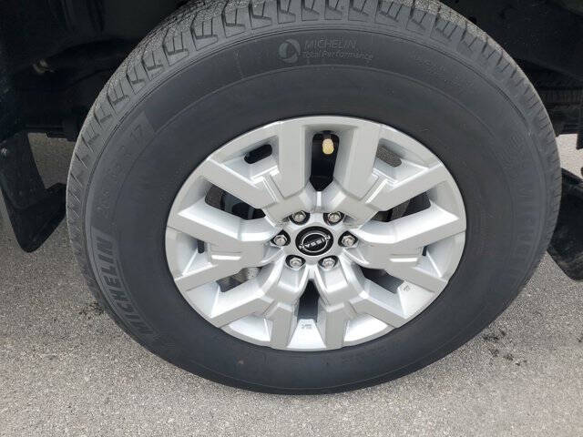 2022 Nissan Frontier SV