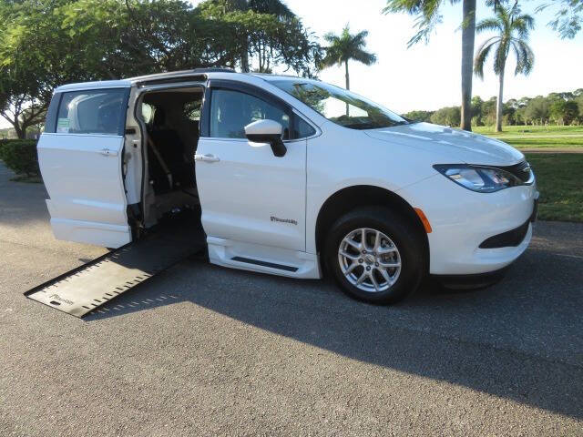 2021 Chrysler Voyager LXi