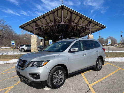 2017 Nissan Pathfinder for sale at Nationwide Auto in Merriam KS