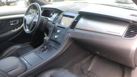 2017 Ford Taurus SEL