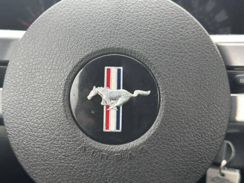2006 Ford Mustang V6 Deluxe