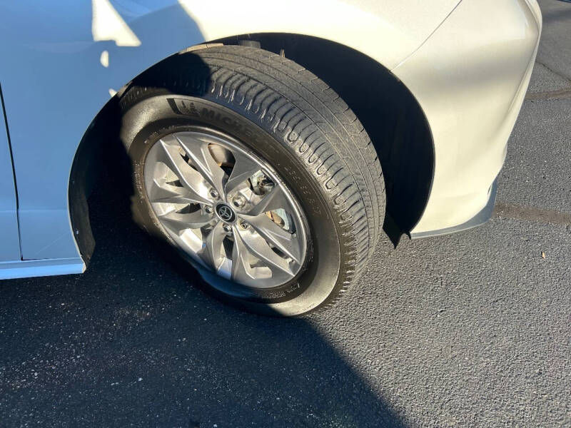 2022 Toyota Sienna XLE 8-Passenger