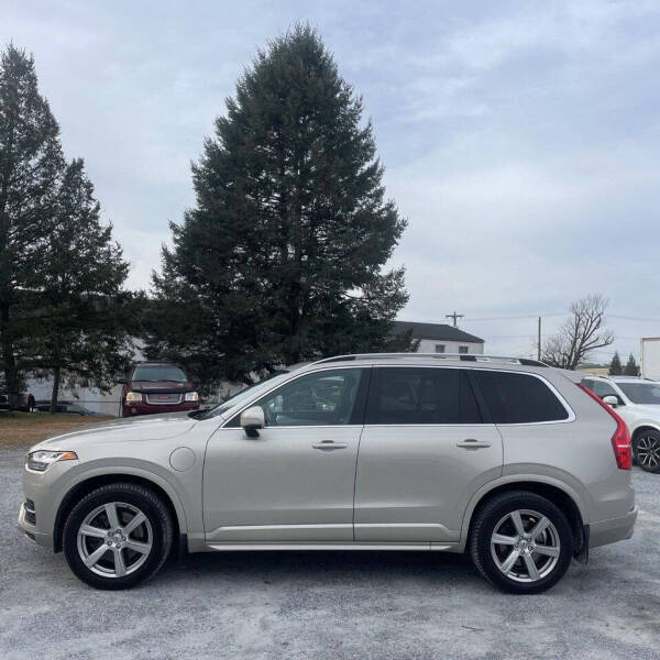 2016 Volvo XC90 T8 eAWD Momentum