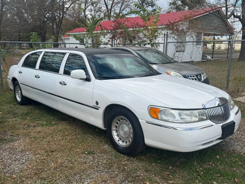 2000 Lincoln Town Car Executive