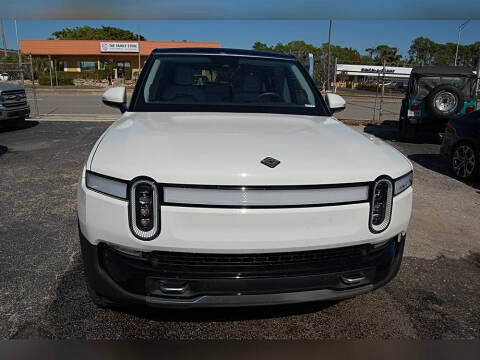 2023 Rivian R1S Adventure