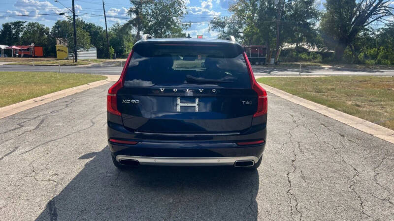 2016 Volvo XC90 T6 Momentum