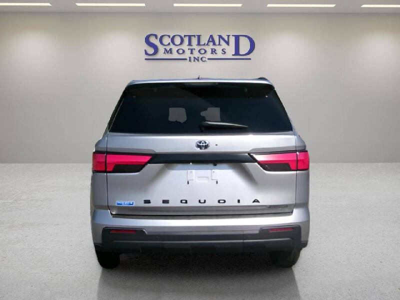 2025 Toyota Sequoia SR5