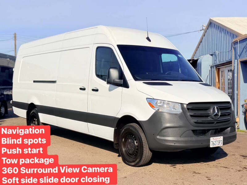 2022 Mercedes-Benz Sprinter Base's photo