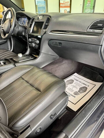 2018 Chrysler 300 S