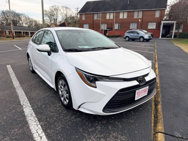 2023 Toyota Corolla LE's photo