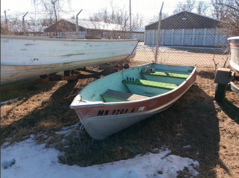 1981 Lund Boat 12'