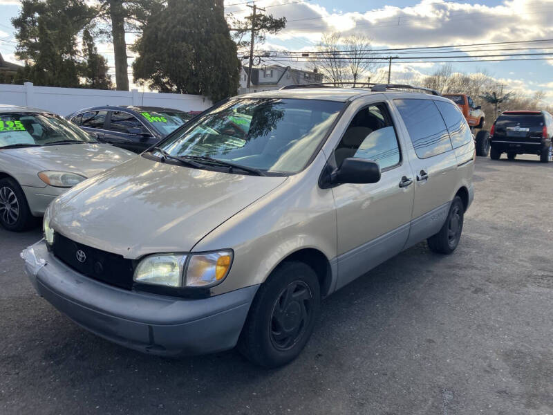 2000 Toyota Sienna LE
