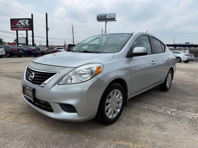 2012 Nissan Versa 1.6 SV