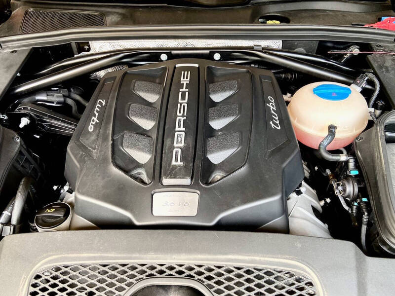 2015 Porsche Macan Turbo