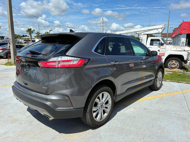 2022 Ford Edge Titanium