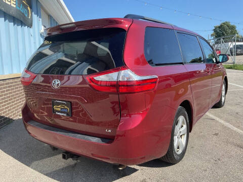 2015 Toyota Sienna LE 8-Passenger