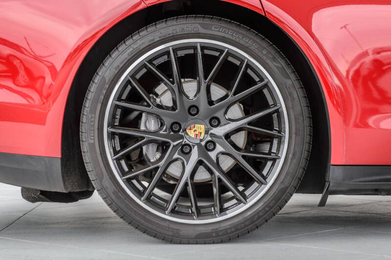 2018 Porsche Panamera 4