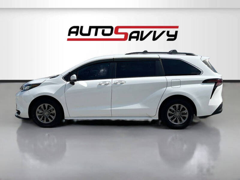 2023 Toyota Sienna LE 8-Passenger