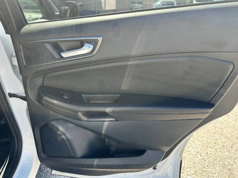 2022 Ford Edge SE