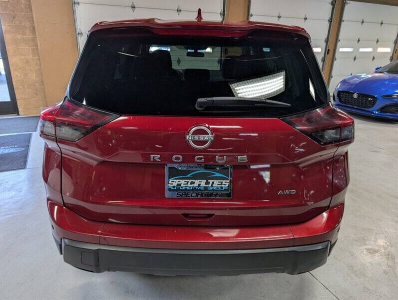 2025 Nissan Rogue SV