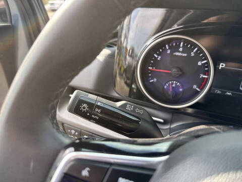 2024 Kia Carnival EX