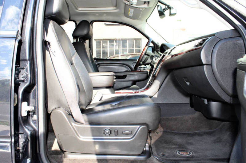 2012 Cadillac Escalade Luxury