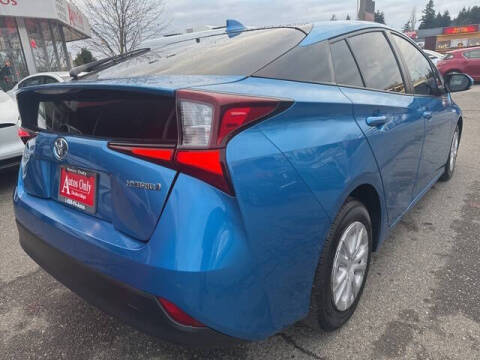 2022 Toyota Prius LE