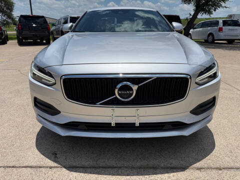 2017 Volvo S90 T6 Momentum