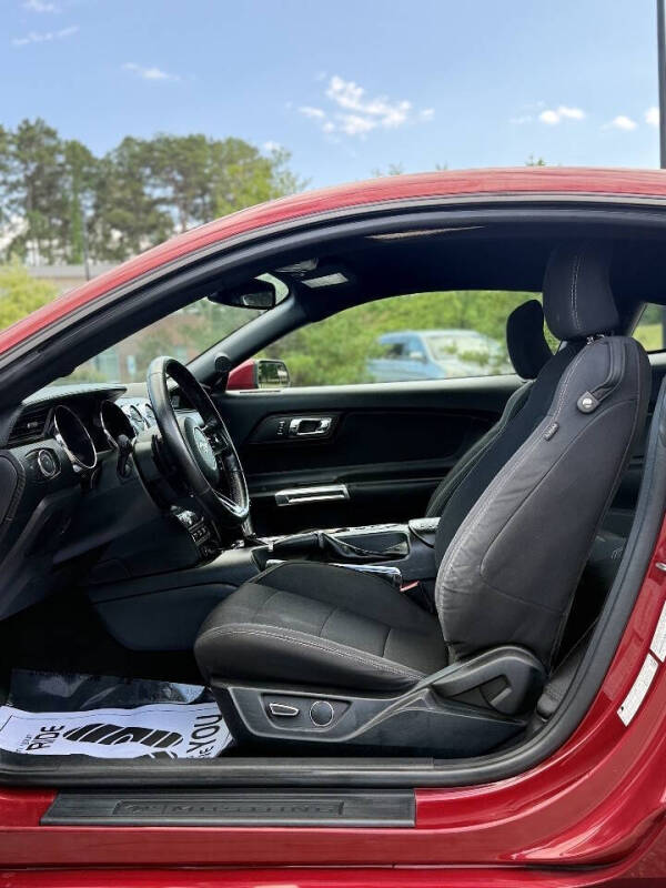 2016 Ford Mustang V6