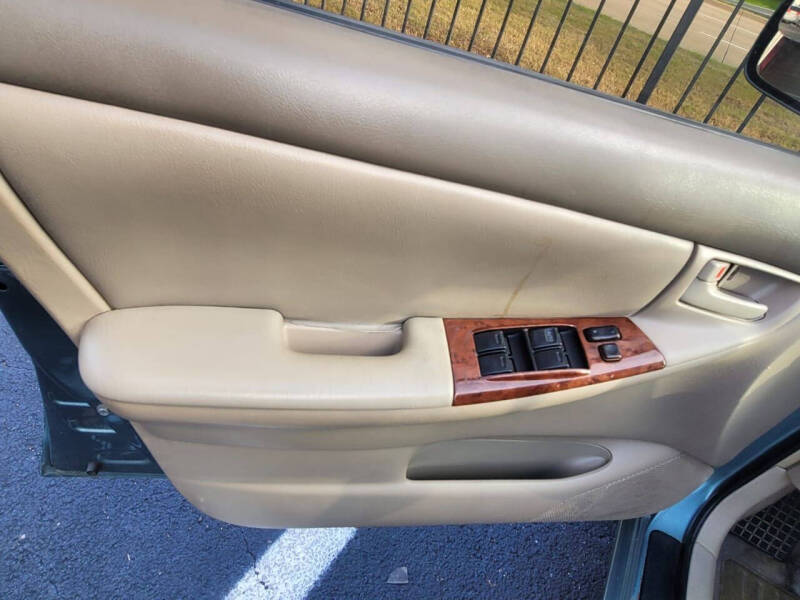 2005 Toyota Corolla LE