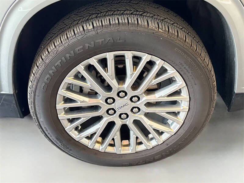 2024 GMC Acadia Denali