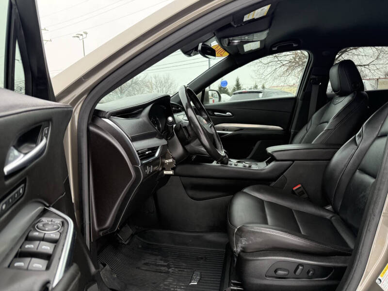 2020 Cadillac XT4 Premium Luxury