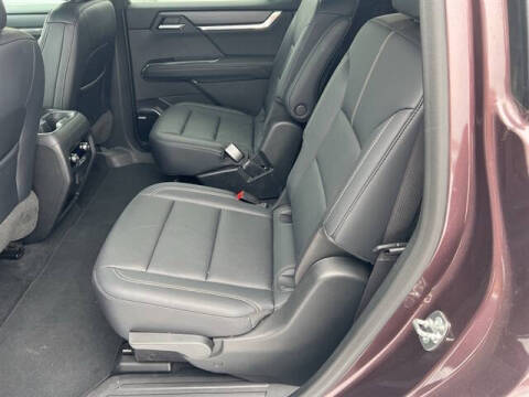 2024 GMC Acadia Elevation