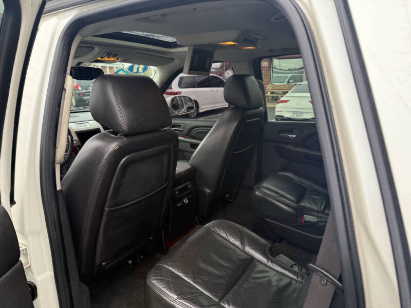 2011 Cadillac Escalade Premium