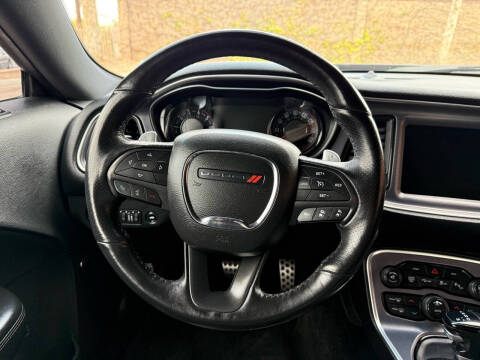 2016 Dodge Challenger SXT Plus