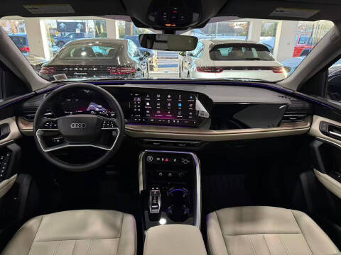 2025 Audi Q5 quattro Premium TFSI