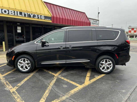 2020 Chrysler Pacifica Touring L 35th Anniversary