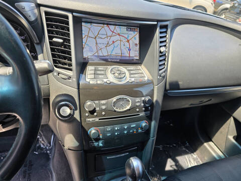 2017 Infiniti QX70