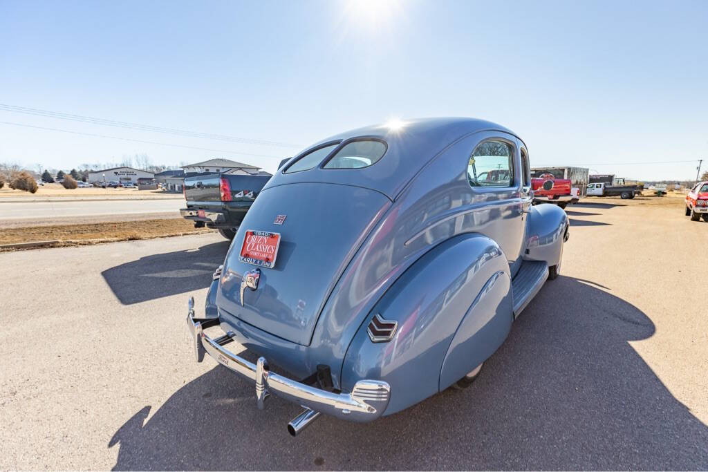 1940 Ford DELUXE V8 80