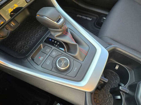 2025 Toyota RAV4 Plug-in Hybrid SE