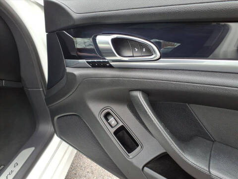 2015 Porsche Panamera 4