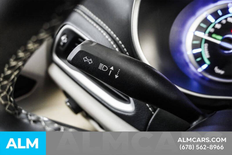 2024 Chrysler Pacifica Plug-In Hybrid Select