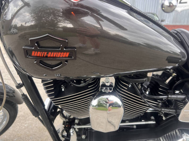 2005 Harley-Davidson FXDWGI