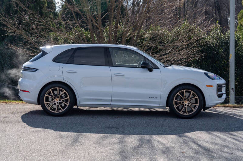 2025 Porsche Cayenne GTS